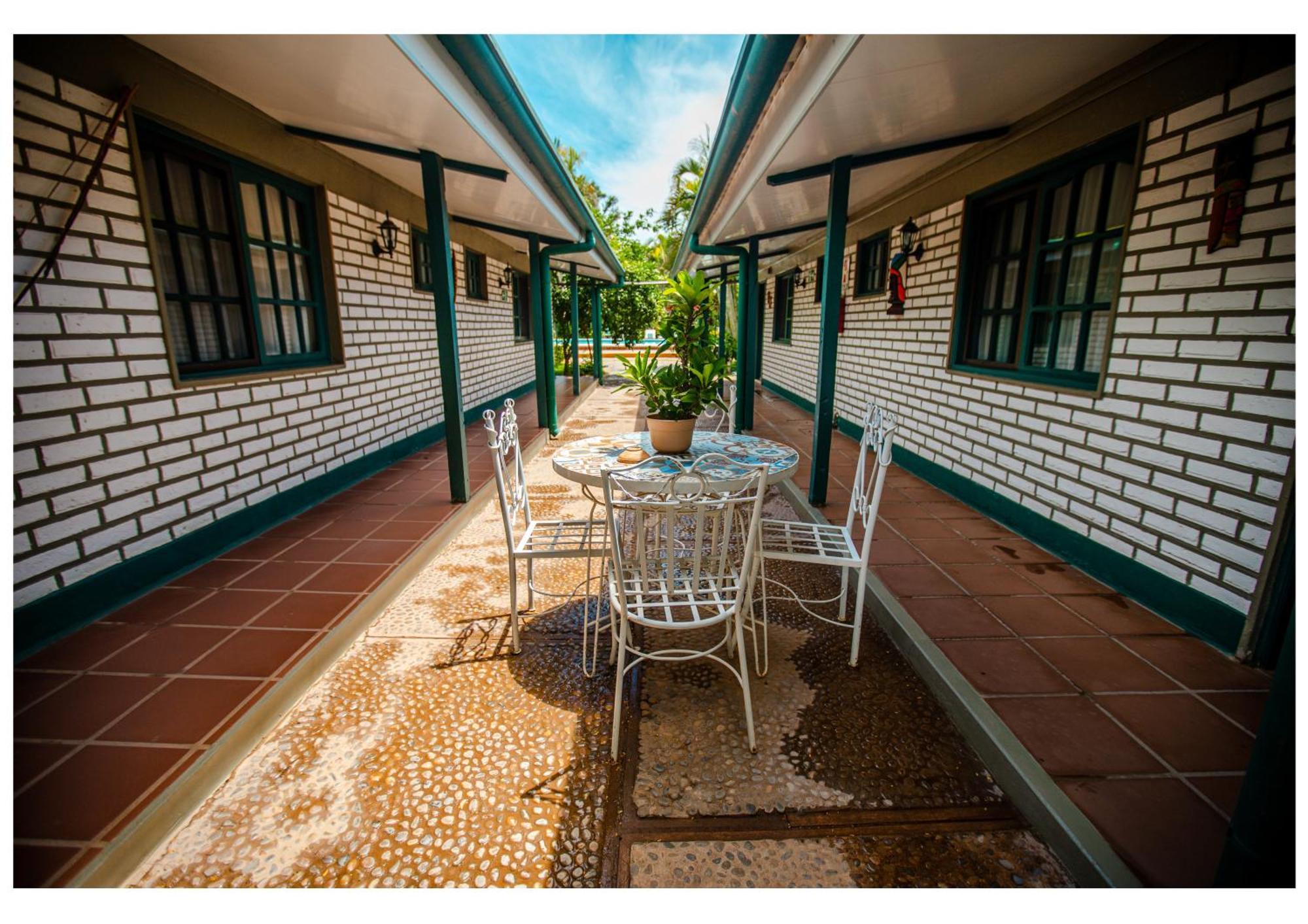 Hotel Boutique El Rancho Olivo Villamontes Exterior photo